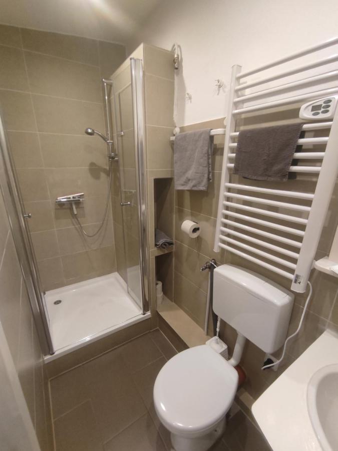 Schoenes Und Offenes Appartement Jüchen Esterno foto